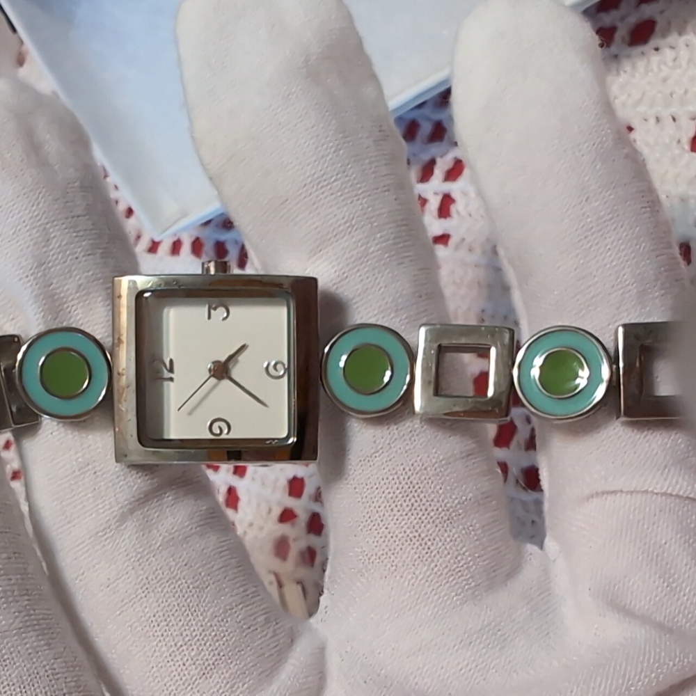 Allude retro style women's watch‎
